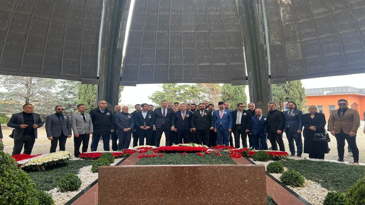 8. Cumhurbaşkanı Turgut Özal Topkapı’da Dualarla Anıldı